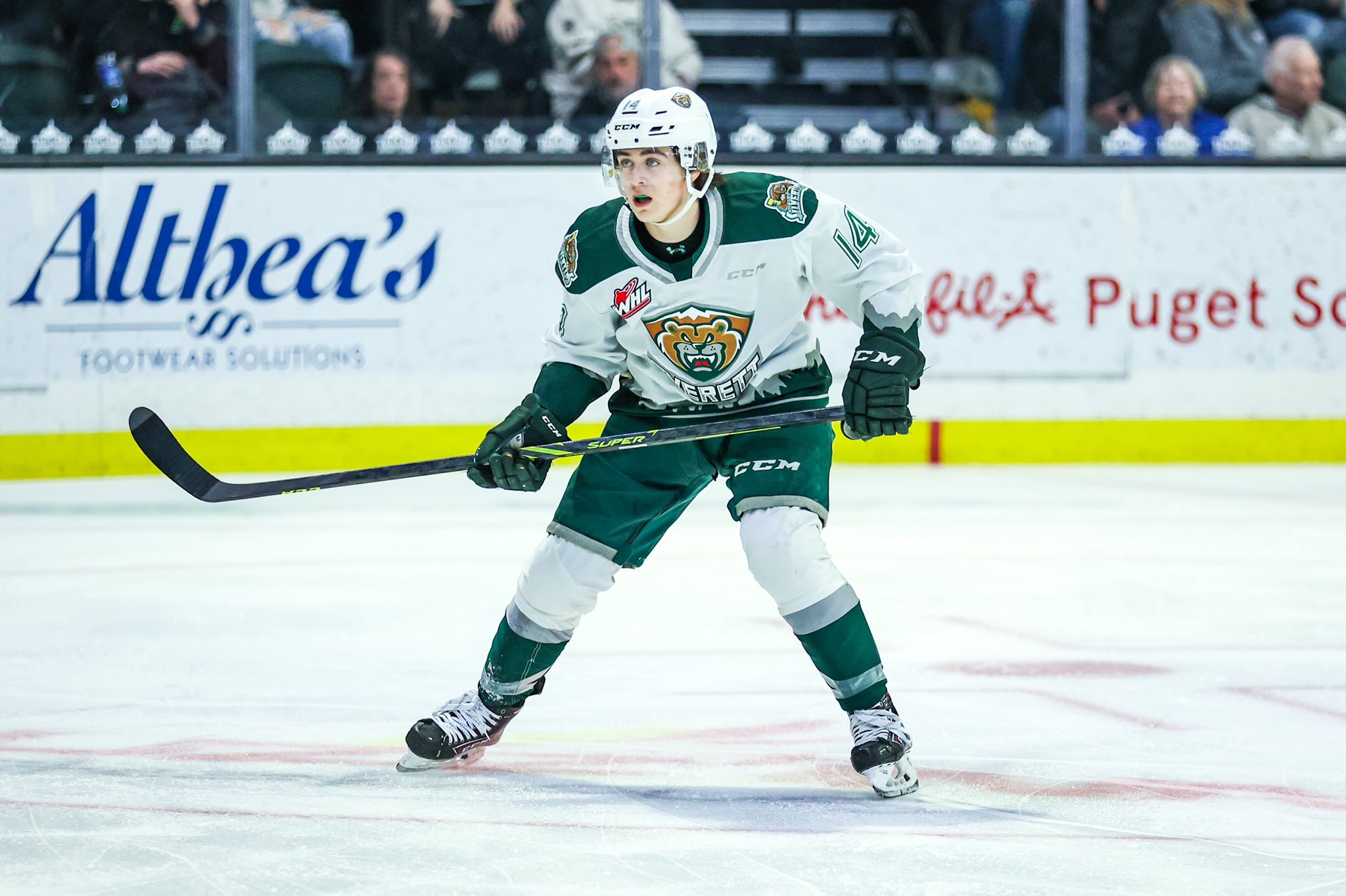 Austin Roest of the Everett Silvertips