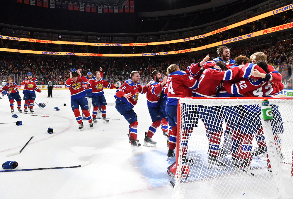 Edmonton Oil Kings celebrate winning the 2022 WHL Championship